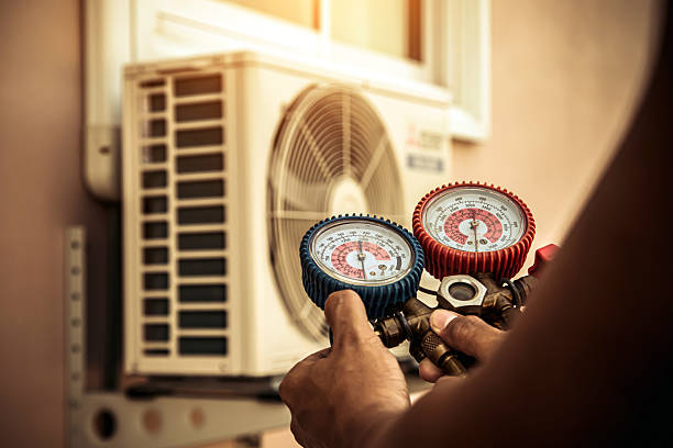 Professional Ac Installation technician working in Thompson's Station, TN